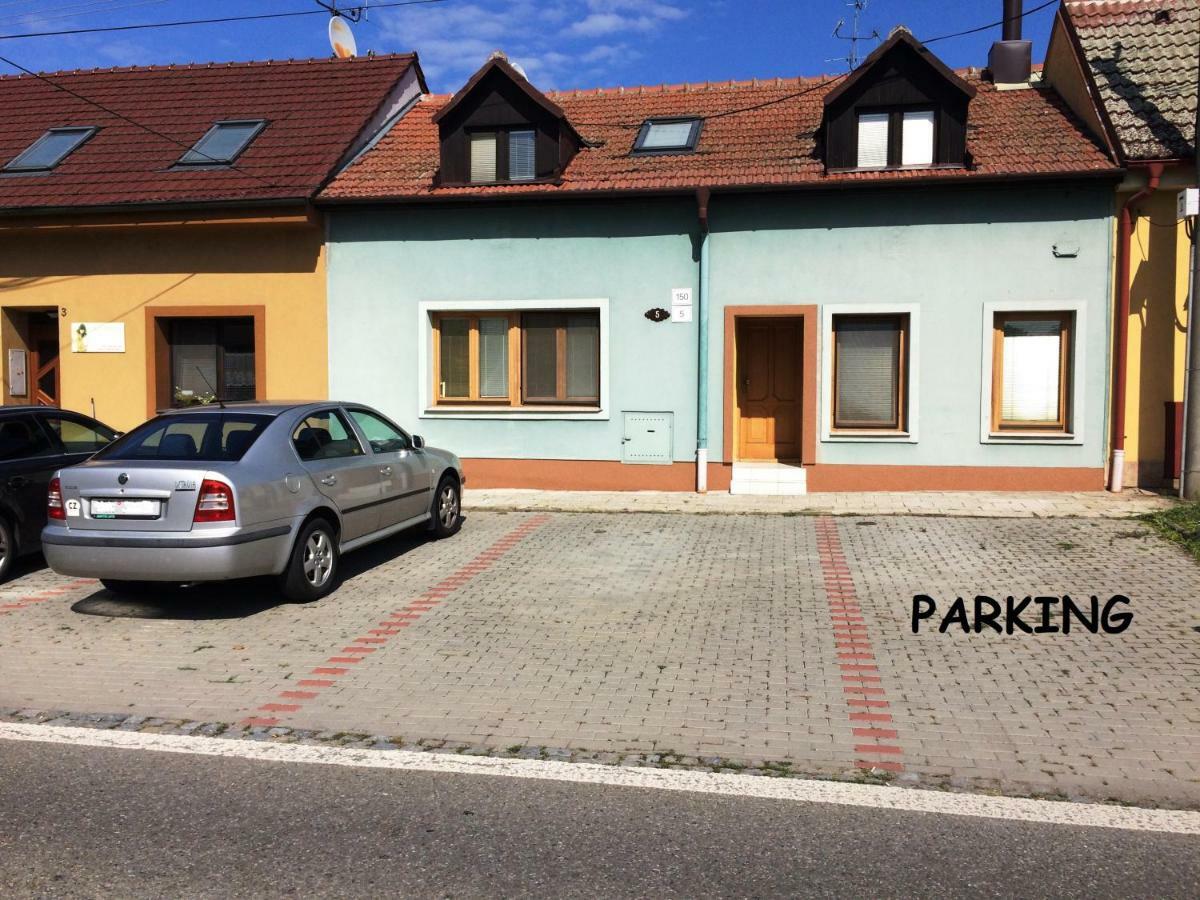 Apartman Mh Břeclav Екстериор снимка
